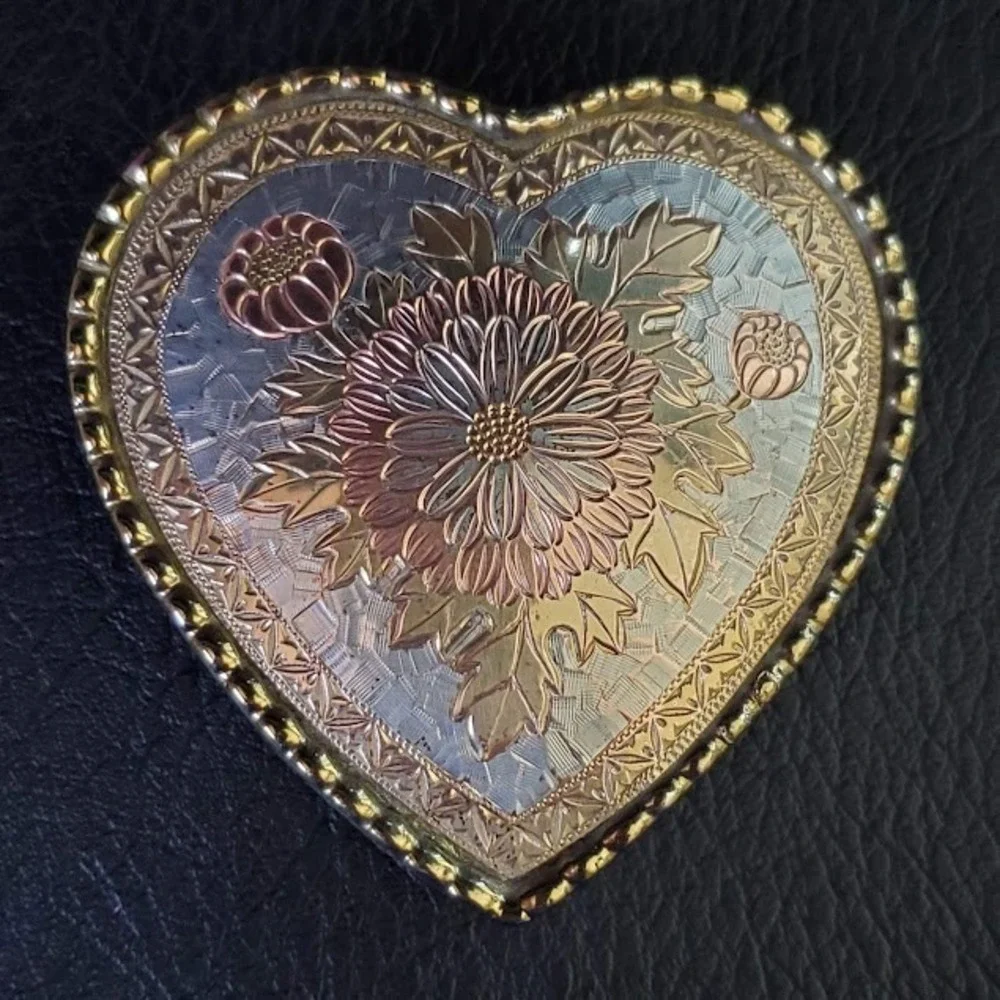 Heart Belt Buckle Etched Floral Engraved Tri Tone Western Cowgirl Rope Border